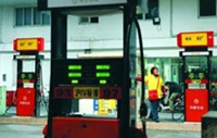 各方靜待13日油價上調 民營油站反常態加碼促銷