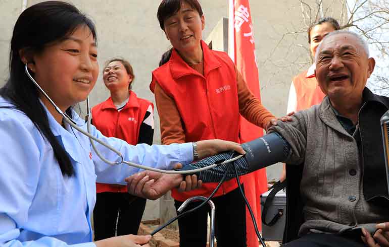 致敬偉大改革｜對話40年，講述身邊的健康故事39&mdash;免疫規劃40年，撐起健康保護傘