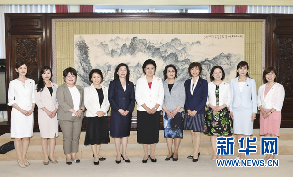 　　7月12日，國務院副總理劉延東在北京會見以日本自民黨前總務會長野田圣子為首的日本執政黨女國會議員代表團一行。 新華社記者 高潔 攝