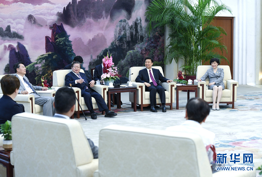 9月20日，國家副主席李源潮在北京會見由黨的最高顧問、前眾議長橫路孝弘率領的日本民進黨政治家代表團。 新華社記者 張領 攝 