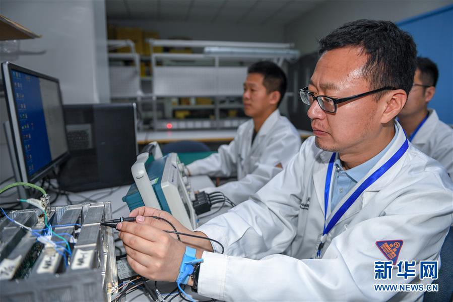 （在習近平新時代中國特色社會主義思想指引下&mdash;&mdash;新時代新作為新篇章&middot;習近平總書記關切事&middot;圖文互動）（3）終不悔為國為民，攀高峰只爭朝夕&mdash;&mdash;來自科學家們的動人故事