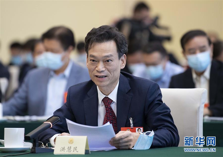 （兩會&middot;熱點(diǎn)畫報）（2）代表委員建言統(tǒng)籌做好經(jīng)濟(jì)社會發(fā)展工作