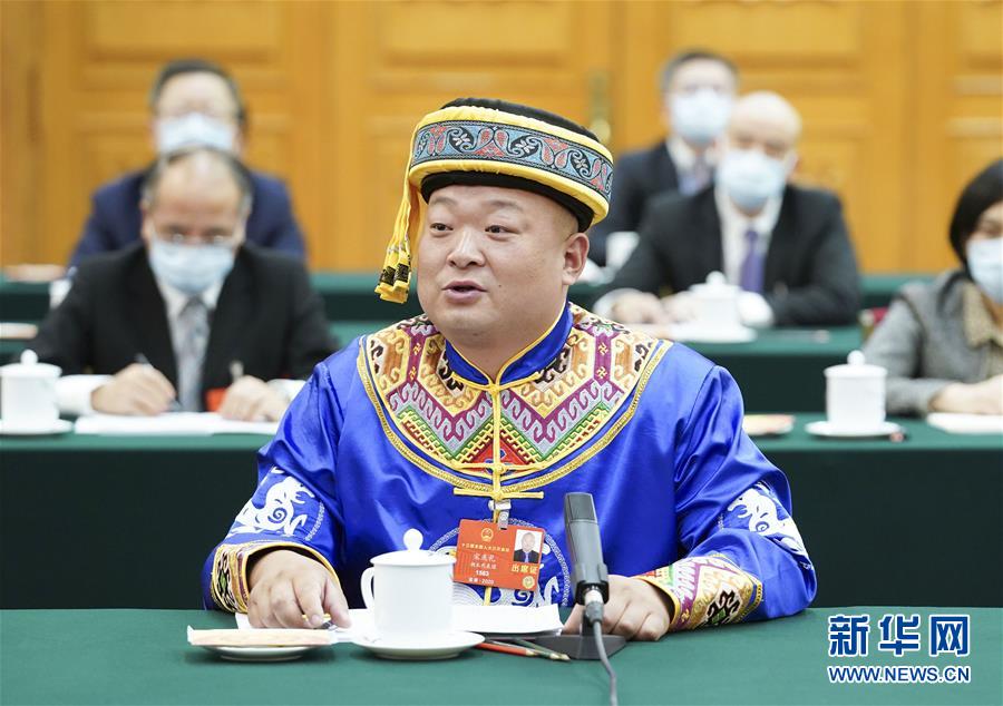 （新華全媒頭條&middot;圖文互動）（8）從人民中汲取磅礴力量&mdash;&mdash;習近平總書記同出席2020年全國兩會人大代表、政協委員共商國是紀實