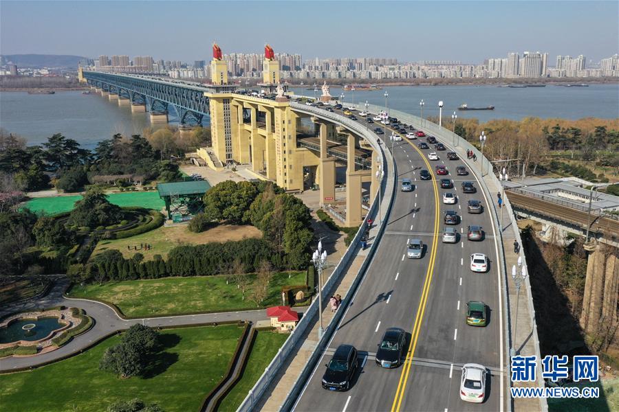 （&ldquo;中國面貌&rdquo;系列述評&middot;圖文互動）（1）奇跡中國&mdash;&mdash;70年中國面貌變遷述評之一