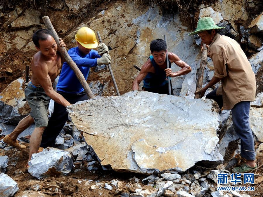 （壯麗70年&middot;奮斗新時(shí)代）（7）我們走在大路上