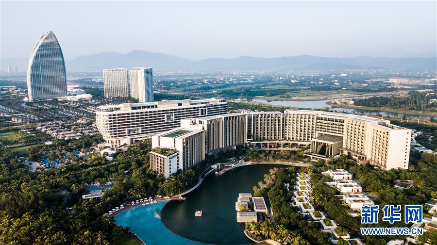（在習近平新時代中國特色社會主義思想指引下&mdash;&mdash;新時代新作為新篇章&middot;習近平總書記關切事&middot;圖文互動）（8）感受開放新魅力&mdash;&mdash;海南自由貿易港建設開局觀察