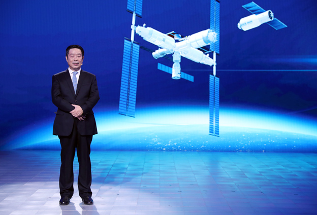 將要建造的空間站基本構型有三個艙，構成英文T字型