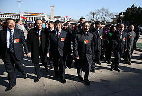 政協委員走向人民大會堂