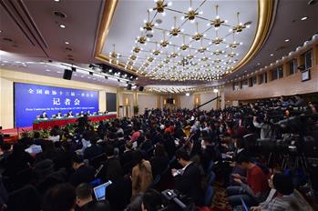 政協委員談提高保障和改善民生水平