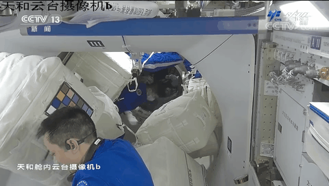 中國空間站在軌建造進行時&middot;航天員進駐第一周：拆包裹裝設備 失重環境下&ldquo;裝修&rdquo;空間站