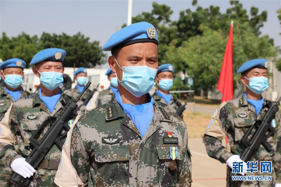 （國際）（2）中國赴蘇丹達爾富爾維和直升機分隊全體官兵榮獲聯合國&ldquo;和平榮譽勛章&rdquo;